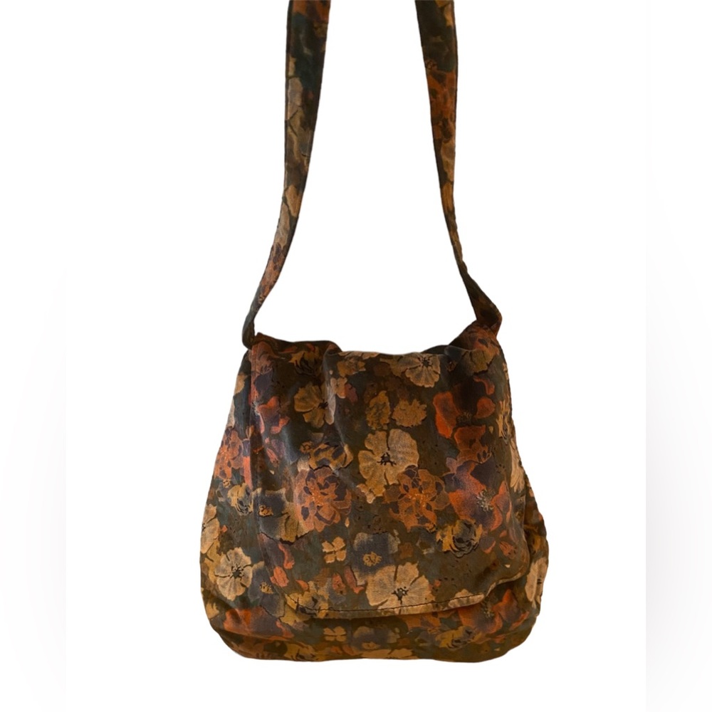 Vintage floral velvet tapestry carpet bag